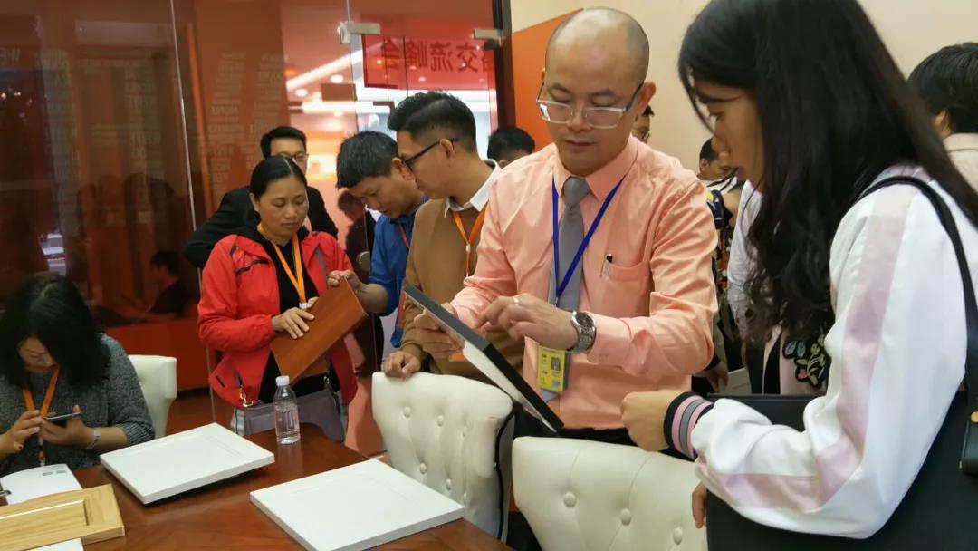 立博ladbrokes铝家具 | 2018广东立博ladbrokes集团第26届战术合作财富峰会隆沉进行