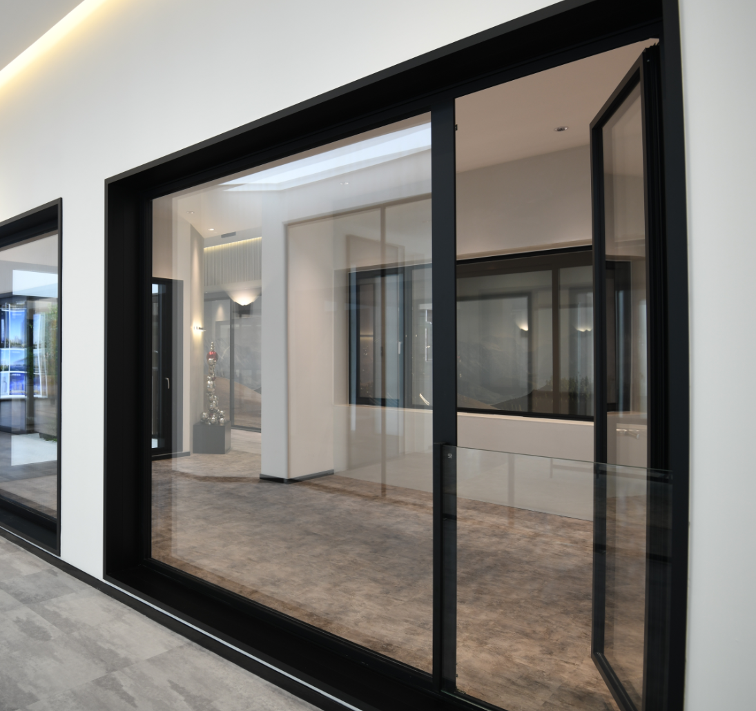 68断桥内开内倒窗+表挂护栏窗